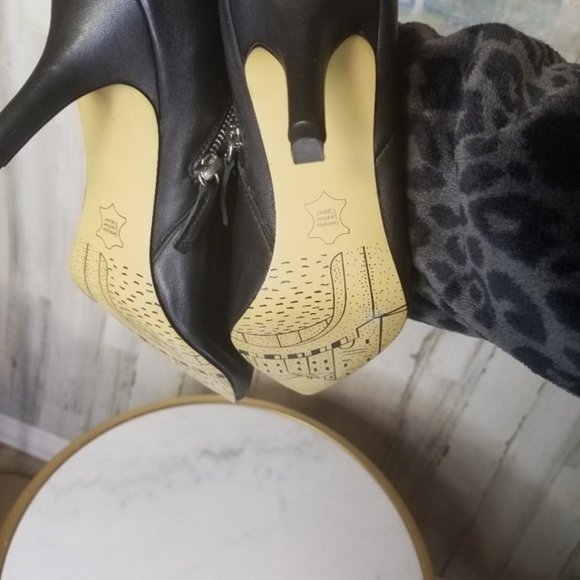 Bella Vita Danielle Booties Black Leather Slouch - Picture 6 of 6